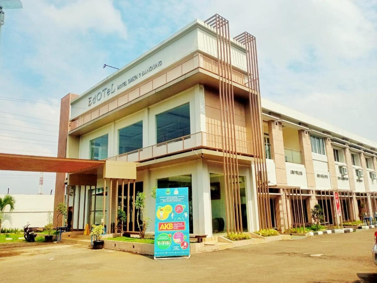 Oyo 90102 Edotel Hotel By Dbest Hospitality Bandung Esterno foto