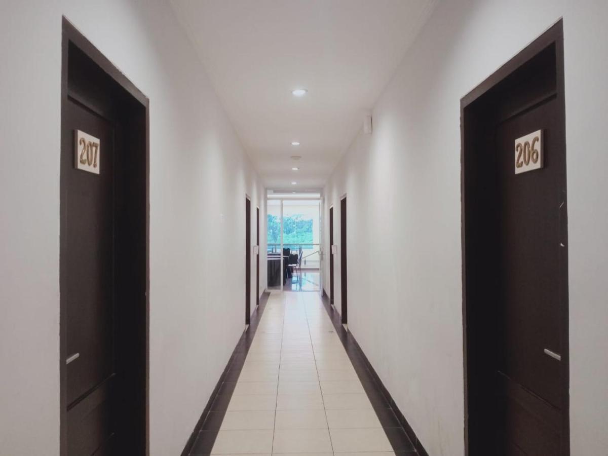 Oyo 90102 Edotel Hotel By Dbest Hospitality Bandung Esterno foto