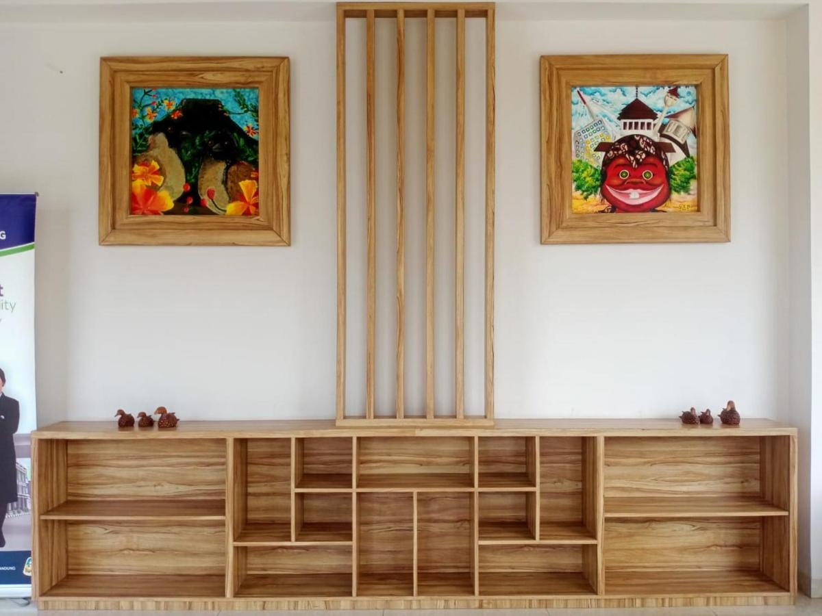 Oyo 90102 Edotel Hotel By Dbest Hospitality Bandung Esterno foto