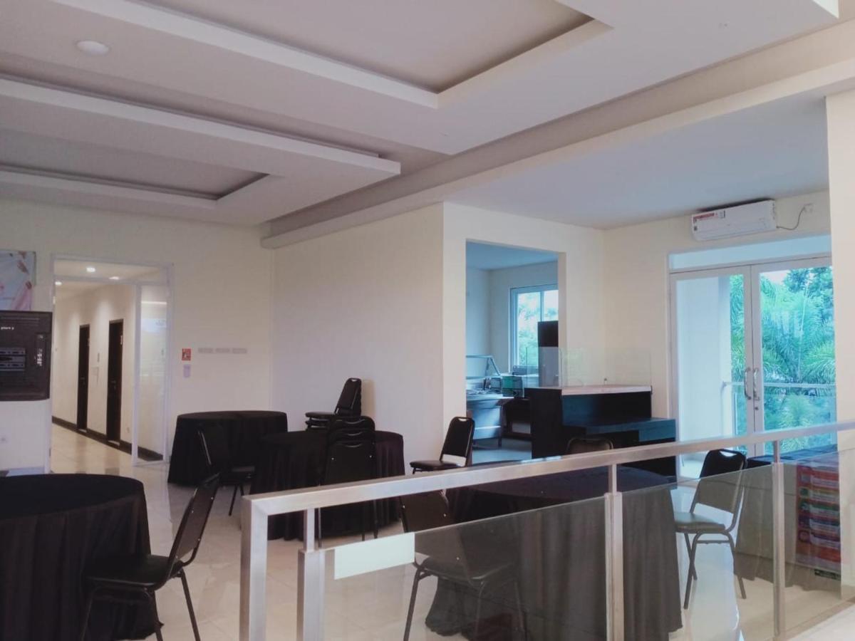 Oyo 90102 Edotel Hotel By Dbest Hospitality Bandung Esterno foto