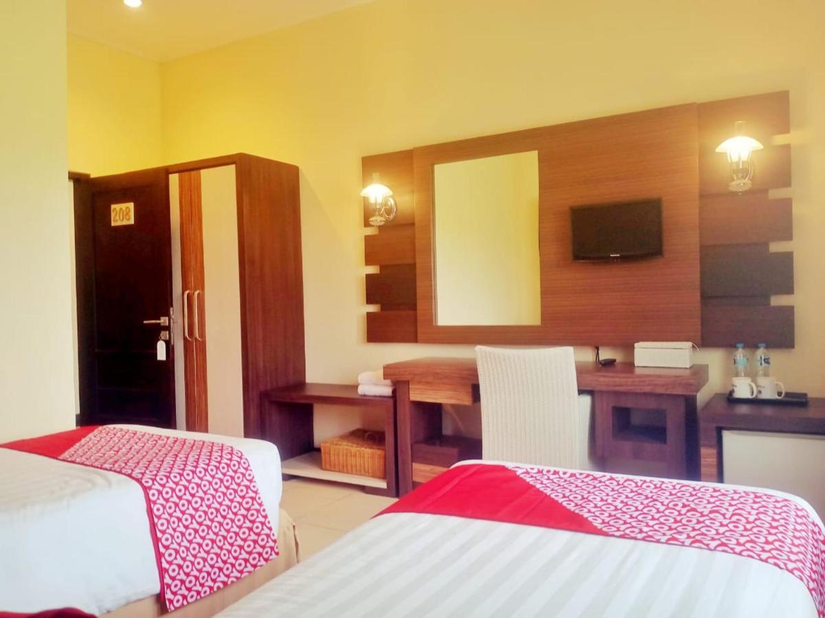 Oyo 90102 Edotel Hotel By Dbest Hospitality Bandung Esterno foto