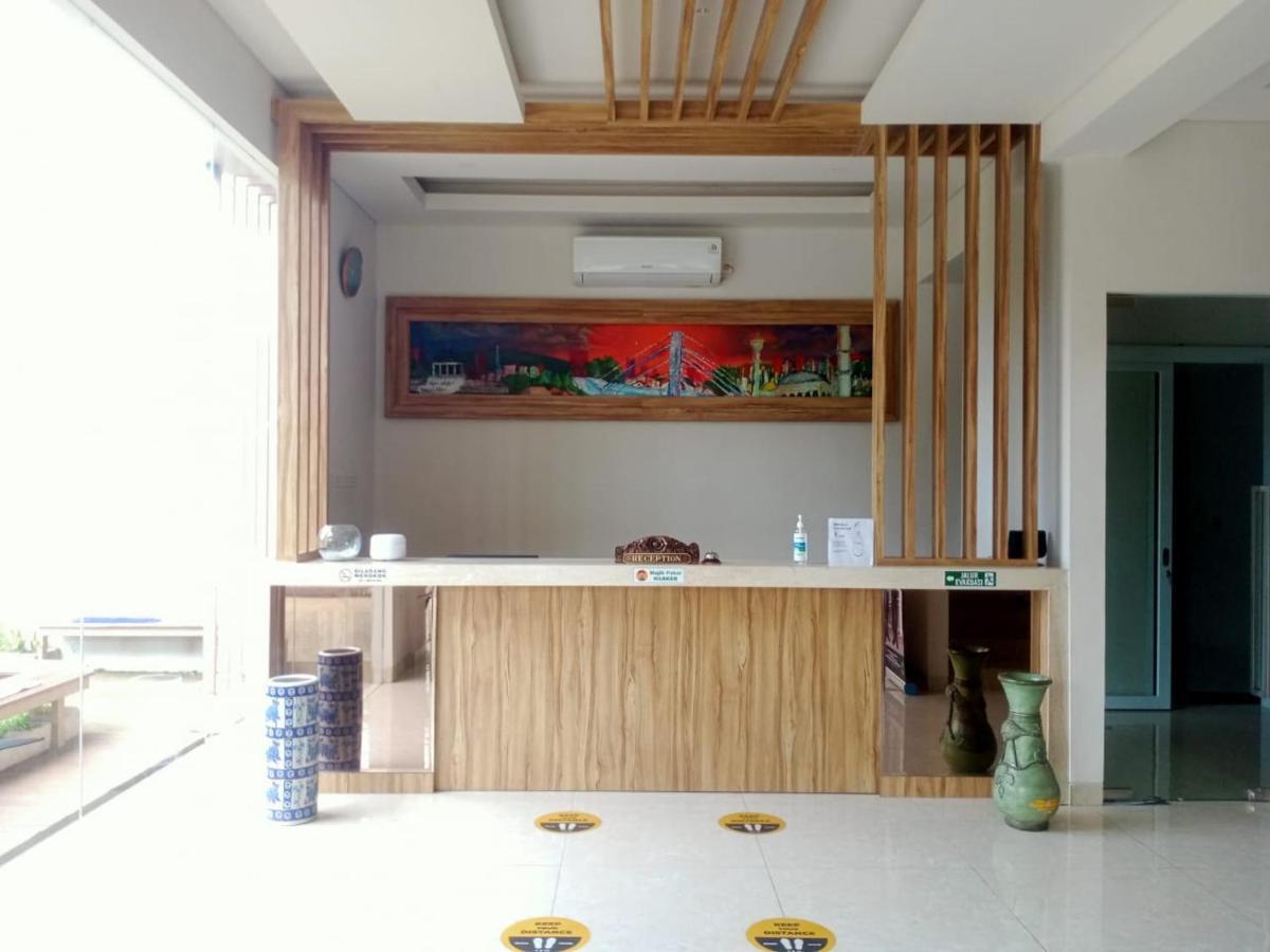 Oyo 90102 Edotel Hotel By Dbest Hospitality Bandung Esterno foto